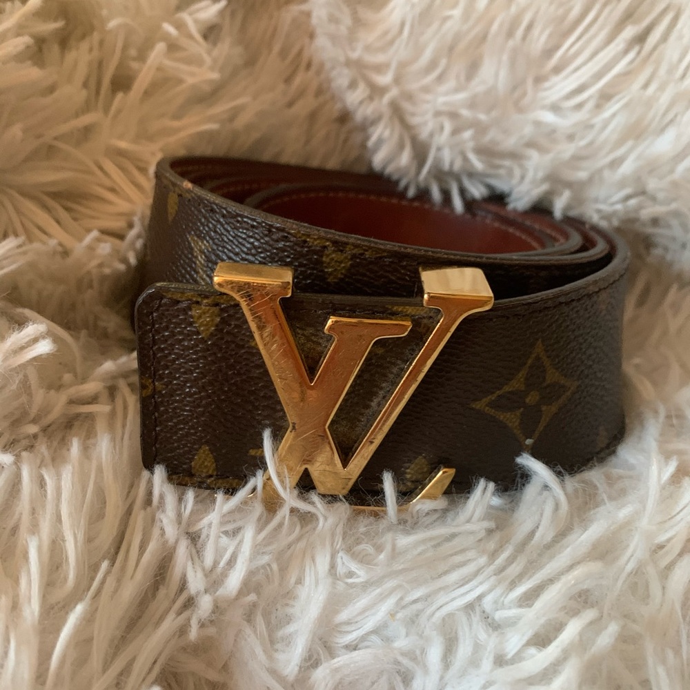 Louise vuitton belt- few small scratches